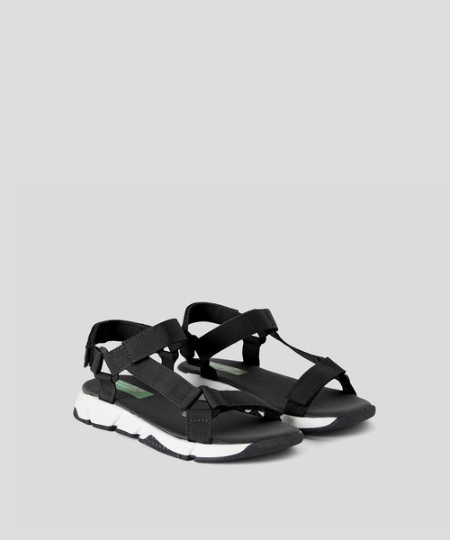 BENETTON (UNITED COLORS OF BENETTON)(ベネトンユナイテッドカラーズオブベネトン)の「キッズスポーティアンクルストラップサンダルB(サンダル・キッズ・ブラック/ピンク・32/34/36/31/33/35/30)」の2枚目の写真