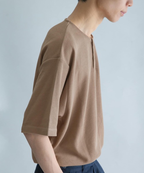 FORK&SPOON（フォークアンドスプーン）の「FORK&SPOON　カノコヘンリーネックTシャツ（Tシャツ/カットソー・メンズ・ブラック/ブラウン・5/4）」の13枚目の写真