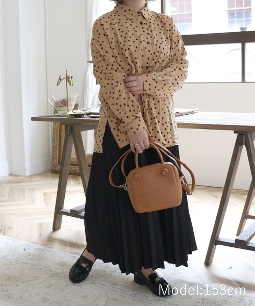 DONOBAN（ドノバン）の「ドットブラウス（シャツ/ブラウス・レディース・ホワイト/ブラック/ベージュ・F）」の5枚目の写真