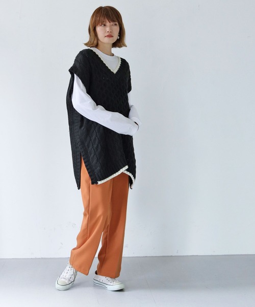 HER CLOSET（ハークローゼット）の「【shemoshelly】ケーブルBIGニットベスト（ベスト・レディース・マスタード/ブラック×ホワイト/ネイビー×ホワイト/ベージュ×ブラック・M）」の10枚目の写真