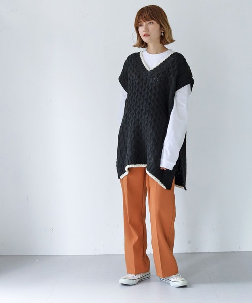 HER CLOSET（ハークローゼット）の「【shemoshelly】ケーブルBIGニットベスト（ベスト・レディース・マスタード/ブラック×ホワイト/ネイビー×ホワイト/ベージュ×ブラック・M）」の9枚目の写真