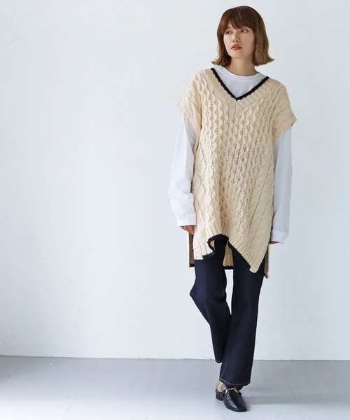 HER CLOSET（ハークローゼット）の「【shemoshelly】ケーブルBIGニットベスト（ベスト・レディース・マスタード/ブラック×ホワイト/ネイビー×ホワイト/ベージュ×ブラック・M）」の15枚目の写真