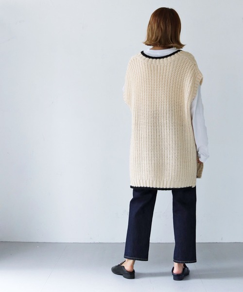 HER CLOSET（ハークローゼット）の「【shemoshelly】ケーブルBIGニットベスト（ベスト・レディース・マスタード/ブラック×ホワイト/ネイビー×ホワイト/ベージュ×ブラック・M）」の17枚目の写真