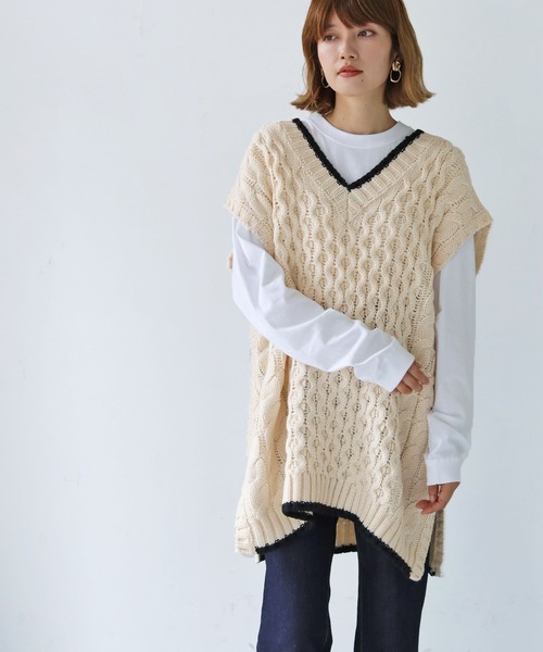 HER CLOSET（ハークローゼット）の「【shemoshelly】ケーブルBIGニットベスト（ベスト・レディース・マスタード/ブラック×ホワイト/ネイビー×ホワイト/ベージュ×ブラック・M）」の13枚目の写真