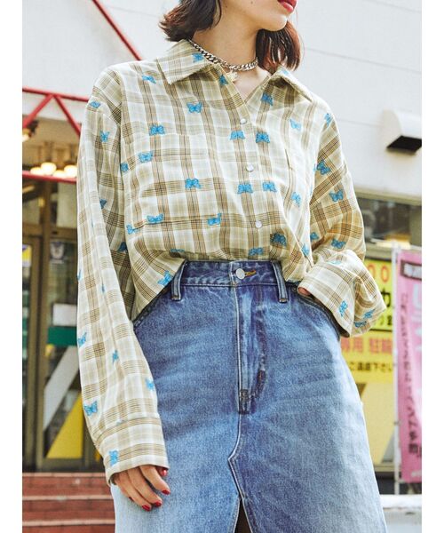 jouetie（ジュエティ）の「バタフライエンブロイダリーシャツ（シャツ/ブラウス・レディース・ブラック/ピンク/パープル/ベージュ・MEDIUM）」の6枚目の写真