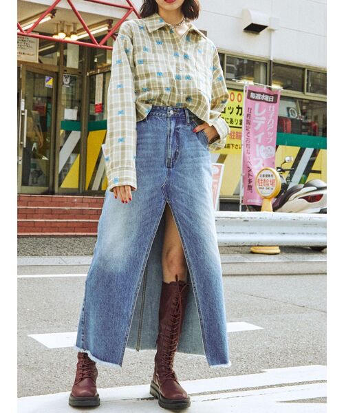 jouetie（ジュエティ）の「バタフライエンブロイダリーシャツ（シャツ/ブラウス・レディース・ブラック/ピンク/パープル/ベージュ・MEDIUM）」の9枚目の写真