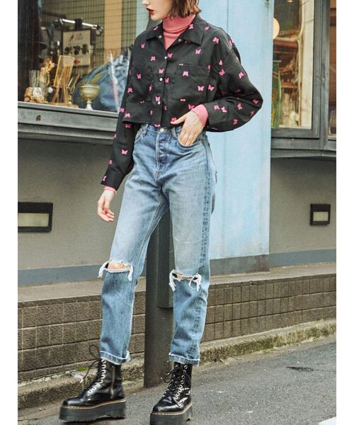 jouetie（ジュエティ）の「バタフライエンブロイダリーシャツ（シャツ/ブラウス・レディース・ブラック/ピンク/パープル/ベージュ・MEDIUM）」の11枚目の写真