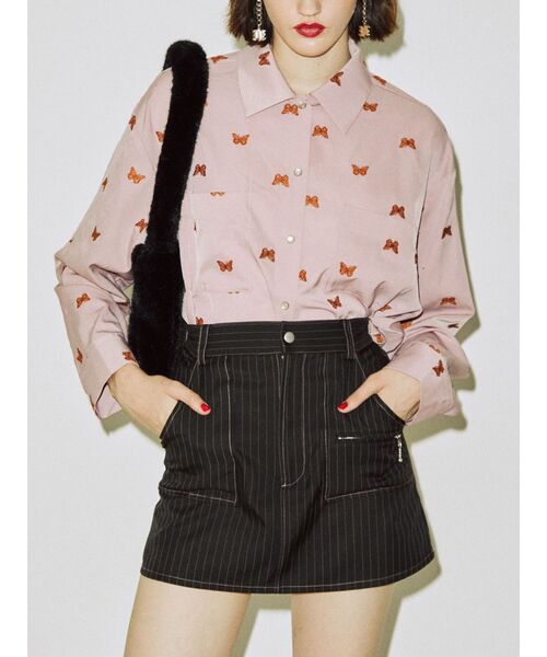 jouetie（ジュエティ）の「バタフライエンブロイダリーシャツ（シャツ/ブラウス・レディース・ブラック/ピンク/パープル/ベージュ・MEDIUM）」の14枚目の写真