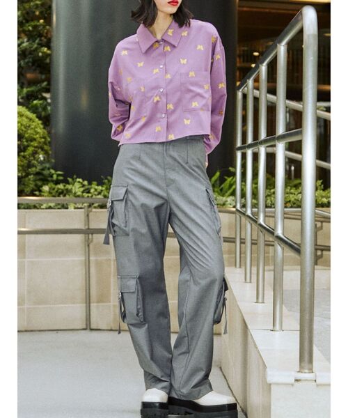 jouetie（ジュエティ）の「バタフライエンブロイダリーシャツ（シャツ/ブラウス・レディース・ブラック/ピンク/パープル/ベージュ・MEDIUM）」の22枚目の写真