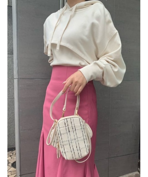 rienda（リエンダ）の「クロップドコンビスウェットトップス（スウェット・レディース・ブラック/アイボリー/ライトブラウン/オレンジ系その他・FREE）」の2枚目の写真