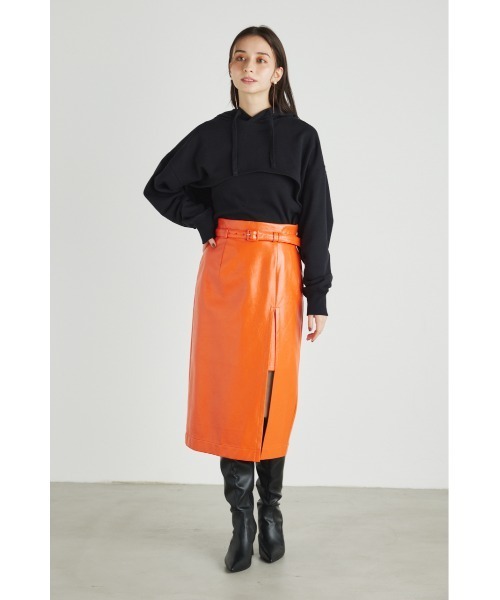 rienda（リエンダ）の「クロップドコンビスウェットトップス（スウェット・レディース・ブラック/アイボリー/ライトブラウン/オレンジ系その他・FREE）」の5枚目の写真