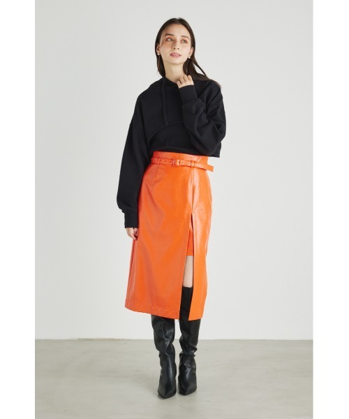 rienda（リエンダ）の「クロップドコンビスウェットトップス（スウェット・レディース・ブラック/アイボリー/ライトブラウン/オレンジ系その他・FREE）」の6枚目の写真