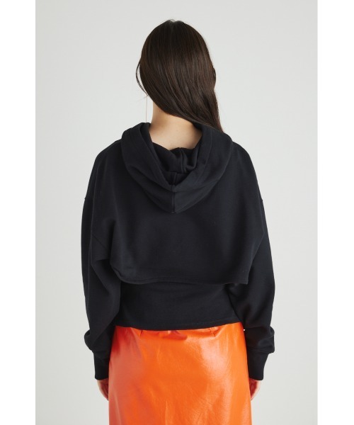 rienda（リエンダ）の「クロップドコンビスウェットトップス（スウェット・レディース・ブラック/アイボリー/ライトブラウン/オレンジ系その他・FREE）」の8枚目の写真