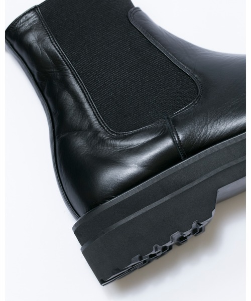 Emma Francis（エマフランシス）の「スクエアトゥ トラックソール サイドゴアブーツ（ブーツ・レディース・グリーン/ブラック/アイボリー・L/M/S）」の21枚目の写真