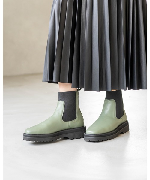 Emma Francis（エマフランシス）の「スクエアトゥ トラックソール サイドゴアブーツ（ブーツ・レディース・グリーン/ブラック/アイボリー・L/M/S）」の17枚目の写真