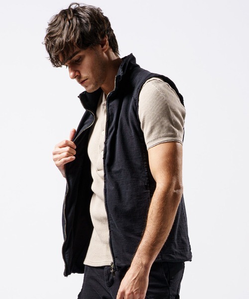 wjk(ダヴルジェイケイ)の「mcg3136- cut-off stand collar vest ベスト(ベスト・メンズ・ライトグレー/インディゴブルー/ブラック・S/M/L/XL)」の19枚目の写真