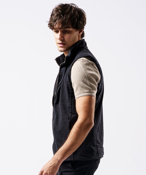 wjk(ダヴルジェイケイ)の「mcg3136- cut-off stand collar vest ベスト(ベスト・メンズ・ライトグレー/インディゴブルー/ブラック・S/M/L/XL)」の20枚目の写真