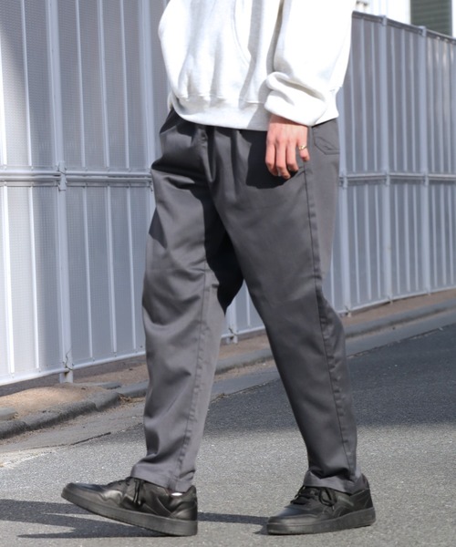 Dickies（ディッキーズ）の「【GENUINE DICKIES/ジェニュインディッキーズ】イージーテーパード リラックスシェフパンツ（チノパンツ・メンズ・アイボリー/ブラック/ベージュ/インディゴブルー/ストライプ/オリーブ/ホワイト×ブルー/ブルー系その他/カーキ/チャコールグレー・M/L/XL）」の5枚目の写真