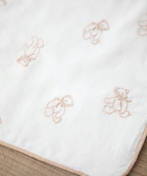 COCO WALK（ココウォーク）の「COCO WALK: 大人のミニハンカチ(テディベア刺?)（ハンカチ/ハンドタオル・レディース・オフホワイト/グレー/ベージュ・FREE）」の4枚目の写真