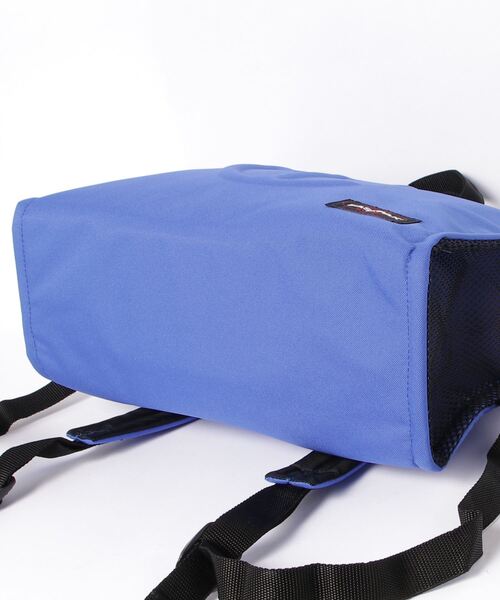 EASTPAK（イーストパック ）の「TELFAR×Eastpak/テルファー×イーストパック/CIRCLE BAG（ショルダーバッグ・レディース・ブルー・F）」の3枚目の写真