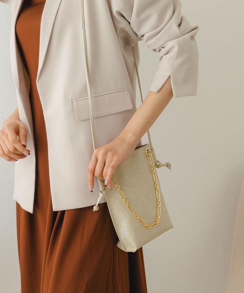 RODE SKO（ロデスコ）の「チェーン付型押しショルダーバッグ（ショルダーバッグ・レディース・カーキ/マスタード/アイボリー・ONE）」の15枚目の写真
