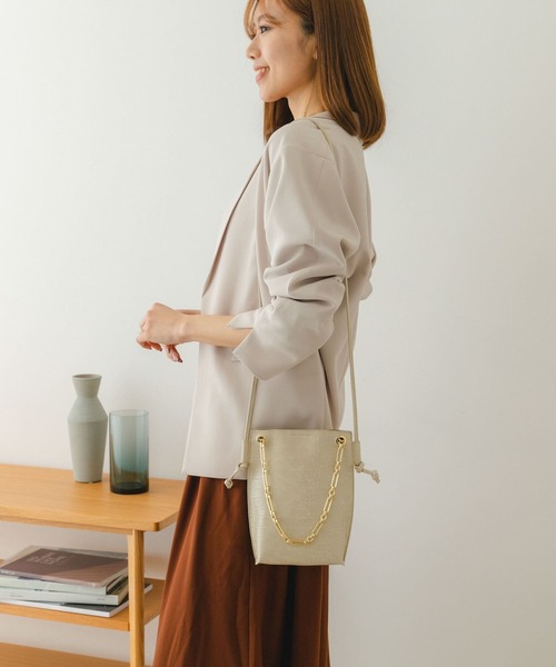 RODE SKO（ロデスコ）の「チェーン付型押しショルダーバッグ（ショルダーバッグ・レディース・カーキ/マスタード/アイボリー・ONE）」の17枚目の写真