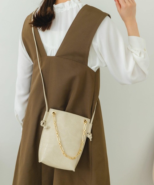 RODE SKO（ロデスコ）の「チェーン付型押しショルダーバッグ（ショルダーバッグ・レディース・カーキ/マスタード/アイボリー・ONE）」の21枚目の写真