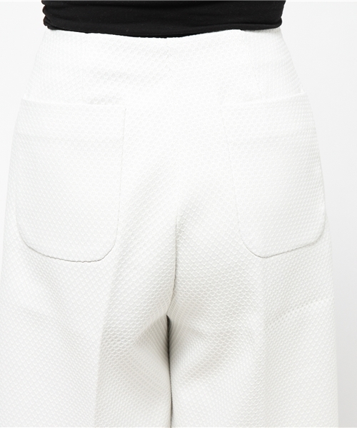 SENSE OF PLACE by URBAN RESEARCH（センスオブプレイスバイアーバンリサーチ）の「ポコボンディングハーフパンツ（その他パンツ・レディース・ホワイト/ブルー系その他/ライトブルー・38/36）」の4枚目の写真