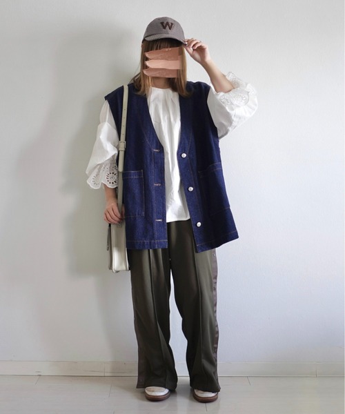 Mysa&Liina(ミーサリーナ)の「オーバーサイズデニムベスト(ベスト・レディース・インディゴブルー/サックスブルー・M)」の5枚目の写真