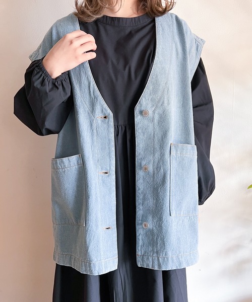 Mysa&Liina(ミーサリーナ)の「オーバーサイズデニムベスト(ベスト・レディース・インディゴブルー/サックスブルー・M)」の3枚目の写真