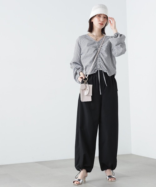 N.（N. Natural Beauty Basic）（エヌエヌナチュラルビューティーベーシック）の「◆ドロストギャザーブラウス（シャツ/ブラウス・レディース・レッド/イエロー系その他/ブラック系その他・MEDIUM）」の13枚目の写真