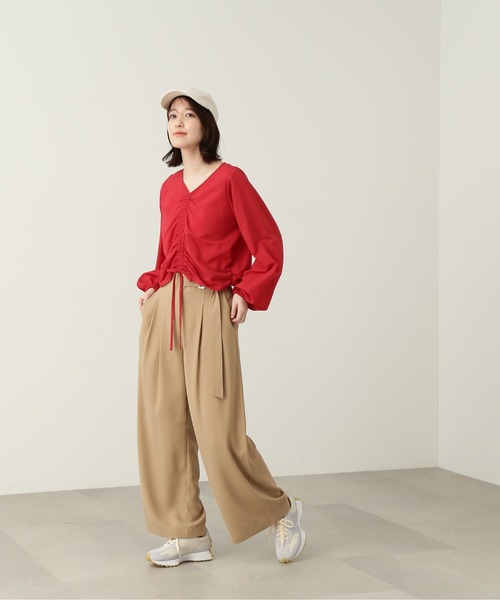 N.（N. Natural Beauty Basic）（エヌエヌナチュラルビューティーベーシック）の「◆ドロストギャザーブラウス（シャツ/ブラウス・レディース・レッド/イエロー系その他/ブラック系その他・MEDIUM）」の5枚目の写真
