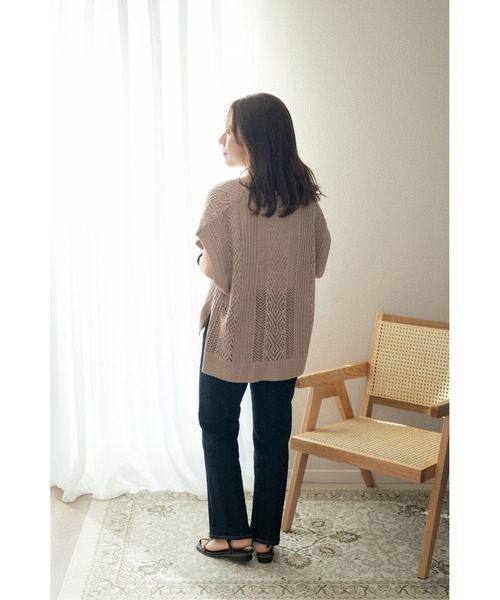 Amourire(アムリール)の「【yumi.コラボ】程よい抜け感。スキッパー透かし編みニットトップス(ニット/セーター・レディース・ブラック/アイボリー/ベージュ・S/M)」の9枚目の写真