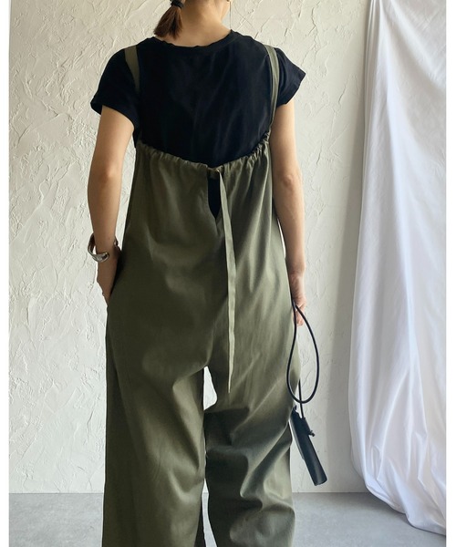 She's Closet(シーズクローゼット)の「バックギャザーベルトコットンツイルオールインワンキャミサロペット(サロペット/オーバーオール・レディース・ブラック/ライトベージュ/オリーブ/アイボリー・FREE)」の15枚目の写真