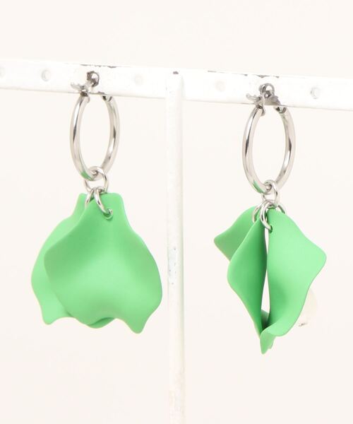 tone（トーン）の「【Beauty bell】カラフルはなびらピアス（ピアス（両耳用）・レディース・グリーン/ピンク/パープル/その他・FREE）」の5枚目の写真