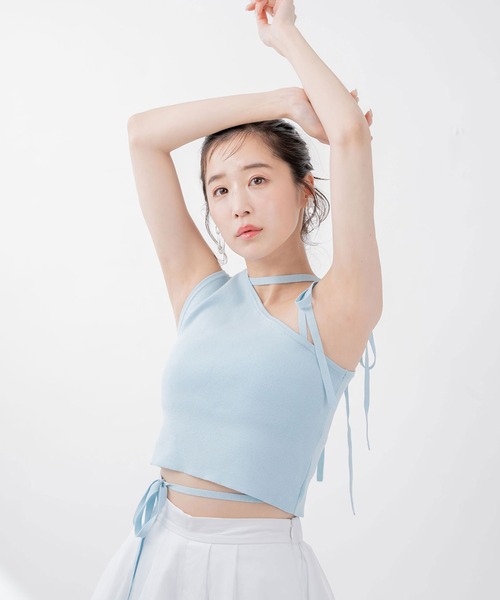 qumerry.（キュメリ）の「デコルテデザインノースリニット（その他トップス・レディース・ホワイト/ブラック/サックスブルー・SMALL/MEDIUM）」の3枚目の写真