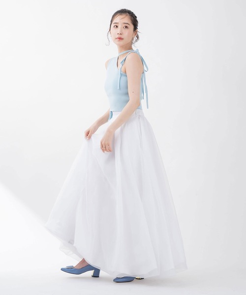 qumerry.（キュメリ）の「デコルテデザインノースリニット（その他トップス・レディース・ホワイト/ブラック/サックスブルー・SMALL/MEDIUM）」の4枚目の写真