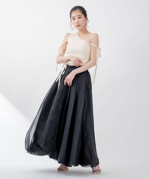 qumerry.（キュメリ）の「デコルテデザインノースリニット（その他トップス・レディース・ホワイト/ブラック/サックスブルー・SMALL/MEDIUM）」の5枚目の写真