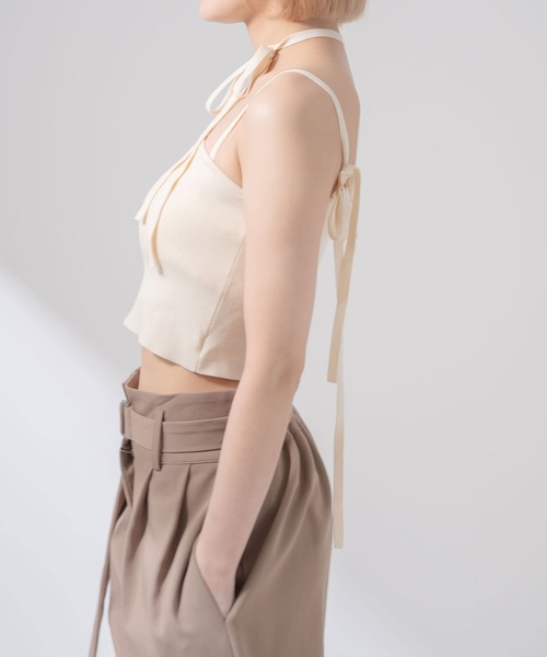 qumerry.（キュメリ）の「デコルテデザインノースリニット（その他トップス・レディース・ホワイト/ブラック/サックスブルー・SMALL/MEDIUM）」の8枚目の写真