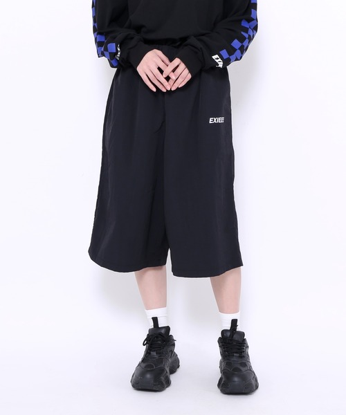 EXIEEE(イグジー)の「ナイロンハーフパンツ(その他パンツ・レディース・ブラック/アイボリー・SMALL/MEDIUM/LARGE)」の1枚目の写真