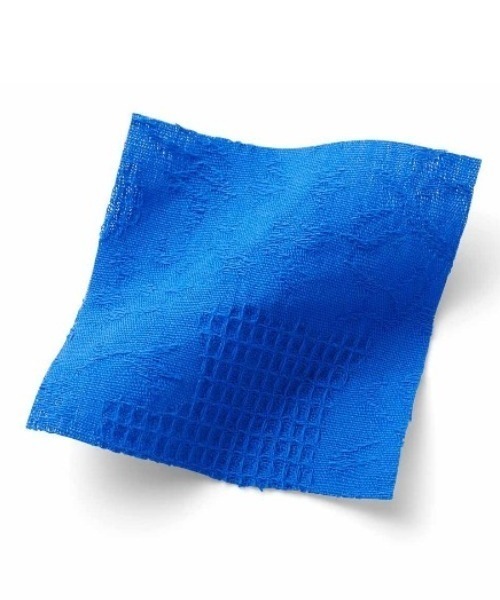 IEDIT（イディット）の「ＩＥＤＩＴ　フラワー織り柄でさり気なく気分があがる　コットンドビー素材の袖タックデザインプルオーバー（Tシャツ/カットソー・レディース・ブルー/オフホワイト・MEDIUM/LARGE/X-LARGE/XX-LARGE/SMALL）」の10枚目の写真