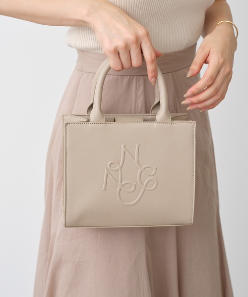 one after another NICE CLAUP（ワンアフターアナザーナイスクラップ）の「【新色入荷】ロゴモチーフエンボスミニバック（ショルダーバッグ・レディース・ベージュ/アイボリー/ブラック/ピンク/アッシュグレー・FREE）」の19枚目の写真