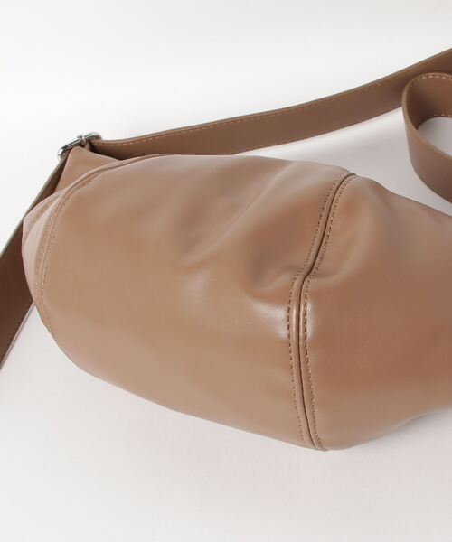 Olu.（オルドット）の「クロワッサンバッグ（ショルダーバッグ・レディース・モカ/ブラック・FREE）」の13枚目の写真