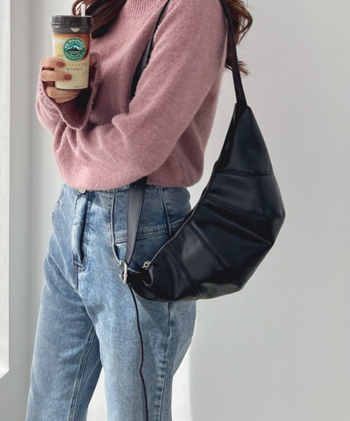 Olu.（オルドット）の「クロワッサンバッグ（ショルダーバッグ・レディース・モカ/ブラック・FREE）」の16枚目の写真