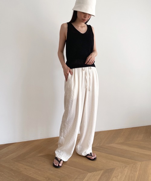CANAL JEAN(キャナルジーン)の「El mar(エルマール) ペーパーニットタンクトップ(タンクトップ・レディース・ホワイト/ブラック・ONE SIZE)」の6枚目の写真