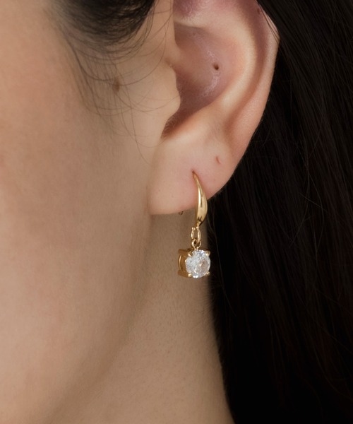 VATSURICA（バツリカ）の「〈VATSURICA〉金属アレルギー対応 / サージカルステンレス / キュービックジルコニア ピアス（ピアス（両耳用）・レディース・ブラック/クリア/グリーン・FREE）」の3枚目の写真