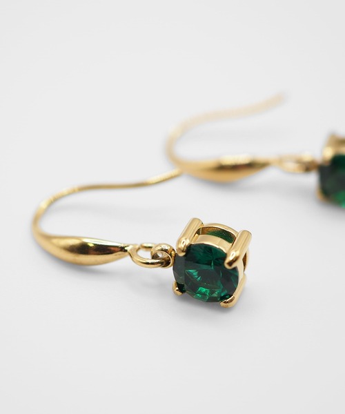 VATSURICA（バツリカ）の「〈VATSURICA〉金属アレルギー対応 / サージカルステンレス / キュービックジルコニア ピアス（ピアス（両耳用）・レディース・ブラック/クリア/グリーン・FREE）」の6枚目の写真