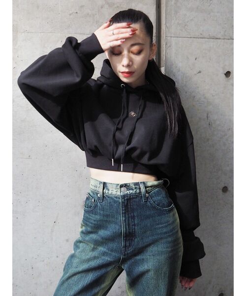 EVRIS（エヴリス）の「SUNNYクロップドフーディー（パーカー・レディース・ネイビー/ブラック/ホワイト・FREE）」の15枚目の写真