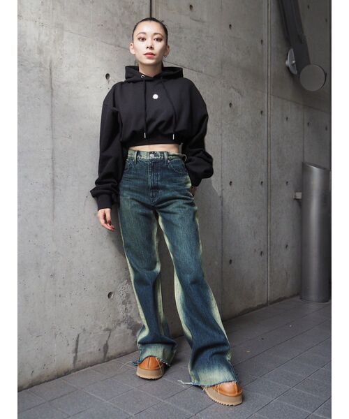 EVRIS（エヴリス）の「SUNNYクロップドフーディー（パーカー・レディース・ネイビー/ブラック/ホワイト・FREE）」の16枚目の写真