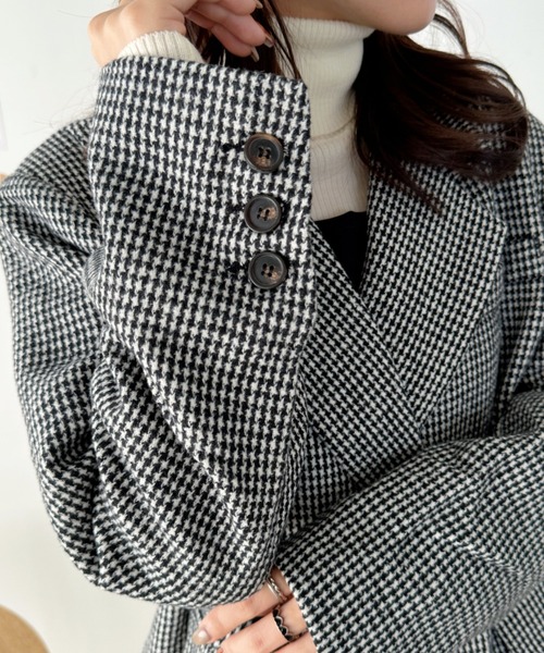 CLEA(クレア)の「2WAYベルト付きチェックテーラードコート(チェスターコート・レディース・ブラック/ブラウン・FREE)」の4枚目の写真